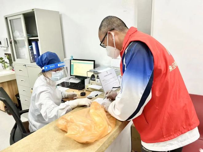 成都24小时高价回收医保(24小时高价回收医保医保套出)